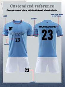 Conjunto personalizable de camiseta y pantalones cortos de fútbol para hombres inspirado en el Manchester City 2022-2023, con diseño de estilo local. Logotipo, número y contenido de texto personalizables