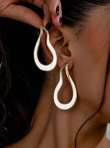 1 Pair Asymmetric Statement Earrings, European And American Style, Versatile Design - White - View 1