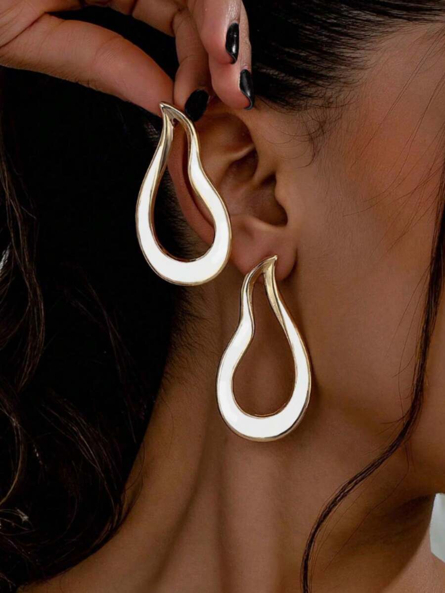 1 Pair Asymmetric Statement Earrings, European And American Style, Versatile Design - White - View 1