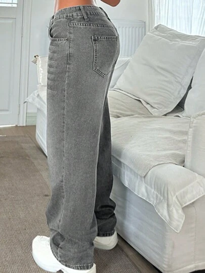 Nova Chegada Quente Estilo de Rua Europeu e Americano Cintura Média Denim Feminino Casual Solto com Bolso e Desenho de Rebite Lavado, Primavera