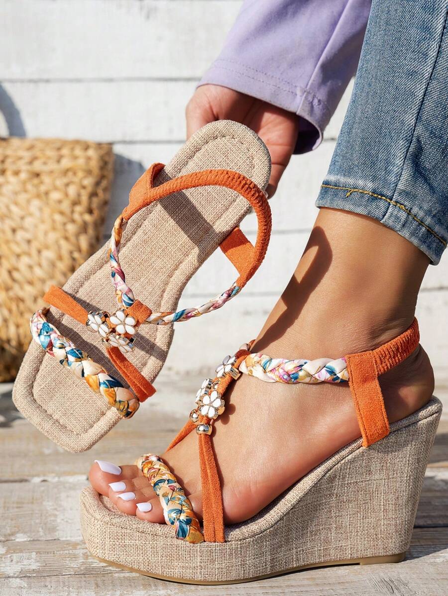 Sandalias de cuña con decoración floral, de suela tejida de cuerda y punta cuadrada, para talla grande - Modelo 2025