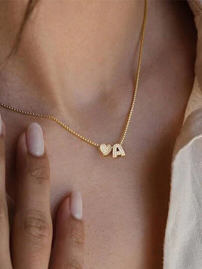 小巧立体字母气球3D字母镀金吊坠项链，女士个性化珠宝