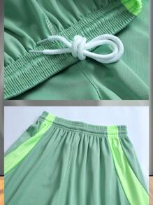 墨西哥风格足球训练服。可定制徽标、数字和文字内容。可定制数字、名称、徽标以及任何需要印在服装上的图案，打造运动跑步套装。适用于男童/女童、男女篮球和足球国家队、世界杯足球俱乐部、高品质运动服、专业运动装备、户外运动夹克、紧身衫、Polo衫等。 - 綠色 - 查看 8