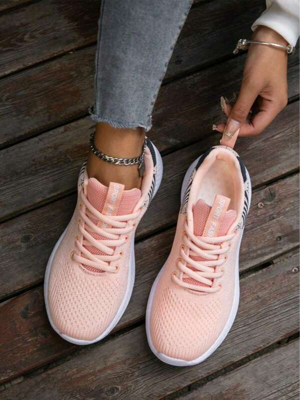 2024 Roz, la modă, la modă, cu plasă, respirabil, ușoare, pantofi casual, comozi, versatili, stil nou, pantofi atletic anti-alunecare