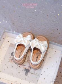 Nuevas sandalias planas para niñas con diseño minimalista de lazo, suela blanda antideslizante, para niños pequeños y bebés. Versátiles para uso casual diario en verano