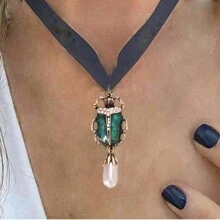 manbara 古董風格綠色甲蟲吊墜迷你珍珠串珠項鍊，夏季珠寶厚實粗壯鏈，彩色水晶石立方鋯蜜蜂魅力女士項鍊 - 珍珠 滿鑽 蟲 - 查看 8