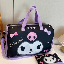 Sanrio Borsa da viaggio all'aperto stile carino e conveniente, borsa a mano con motivo Kuromi, può essere fissata al retro della valigia, adatta per la scuola