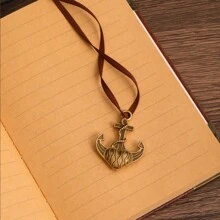 1 Copy/2 Copies/3 Copies/5 Copies/6 Copies/Gift Box Set/Vintage Soft Leather Hardcover Notebook With 200 Pages. It Features A Hollow-Out Design On The Cover, A Satin Ribbon Bookmark, An Anchor Decoration, Metal Edges For Fixation, And Eye-Protecting Paper. It Is Suitable For Office Business, Campus Life, Daily Use And As A Holiday Gift. It's A High-Quality Office Meeting Notebook, Diary, Journal And Record Book.