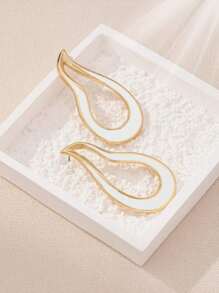 1 Pair Asymmetric Statement Earrings, European And American Style, Versatile Design - White - View 3