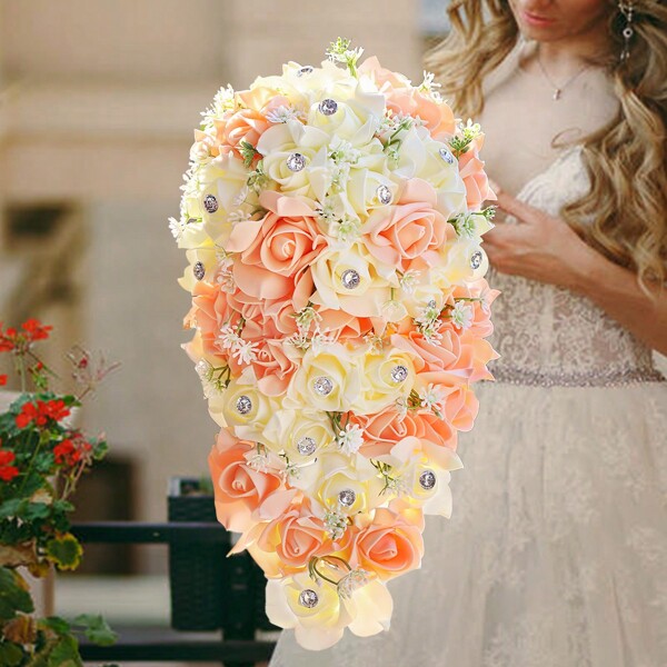 1 Peça Buquê de Noiva Elegante com Cascata de Fita de Cetim, Pérolas e Cristais de Rosa Laranja e Branca, Buquê de Flores de Casamento para Dama de Honra, Buquê Artificial de Rosas de Espuma de PE para o Dia dos Namorados, Flor Eterna PE301