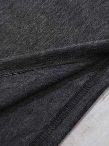 Maglietta a maniche corte da donna, maglietta tinta unita da donna, maglietta casual da donna a girocollo con maniche corte comoda, top grigio scuro da donna, outfit primaverile ed estivo, regalo per festival
