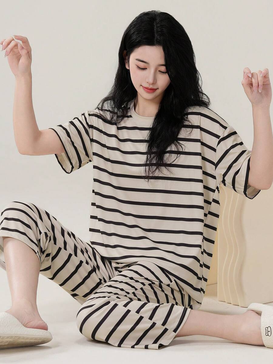 AICJ 2 件套女士休闲纯色家居服条纹圆领短袖上衣和七分裤,适合春夏季,母亲节礼物,两件套 - 彩色 - 查看 1
