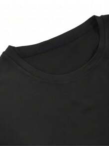 Camiseta de Corredor de Autos con Bandera de Carreras y Corazón de Carreras - Negro - Ver 4