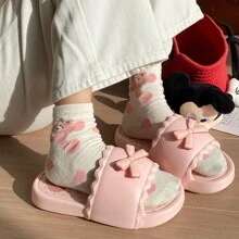 Sandały na płaskim obcasie Bow-Knot Spring, Nowe damskie kapcie 2025, Urocze antypoślizgowe klapki do chodzenia po domu i na zewnątrz na imprezę, Letnie codzienne kapcie domowe dla kobiet