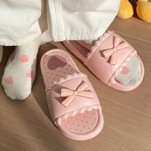 Sandały na płaskim obcasie Bow-Knot Spring, Nowe damskie kapcie 2025, Urocze antypoślizgowe klapki do chodzenia po domu i na zewnątrz na imprezę, Letnie codzienne kapcie domowe dla kobiet