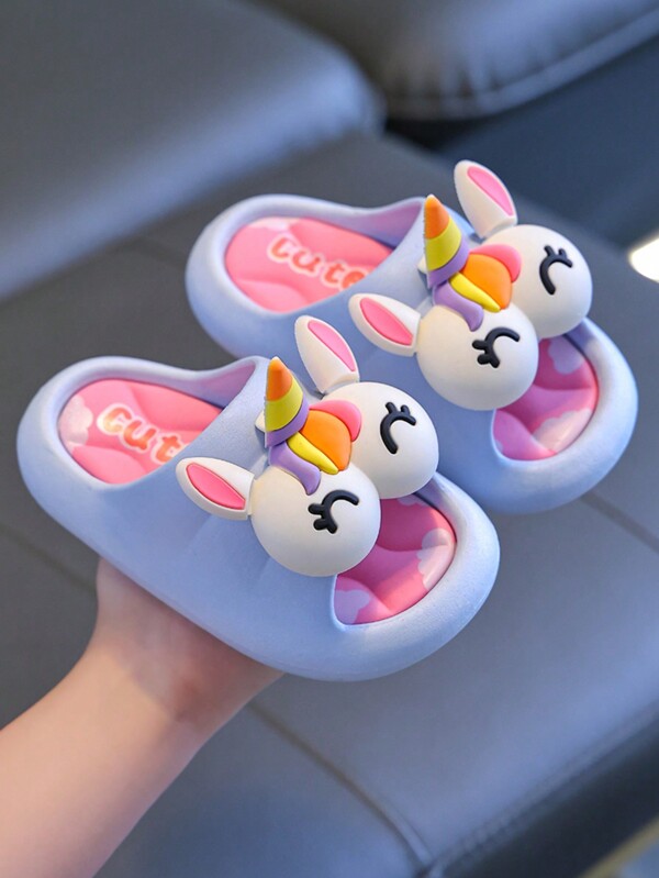 1 Paio di ciabatte estive per bambini in PVC con elementi cartoni animati carini per ragazzi e ragazze