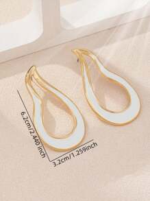 1 Pair Asymmetric Statement Earrings, European And American Style, Versatile Design - White - View 5