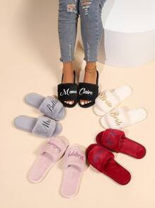 1 paire de pantoufles en peluche avec texte personnalisé pailleté pour femme, cadeau pour elle, mariage/demoiselle d'honneur/anniversaire/meilleure amie, chaussures d'intérieur confortables convenant à toutes les saisons