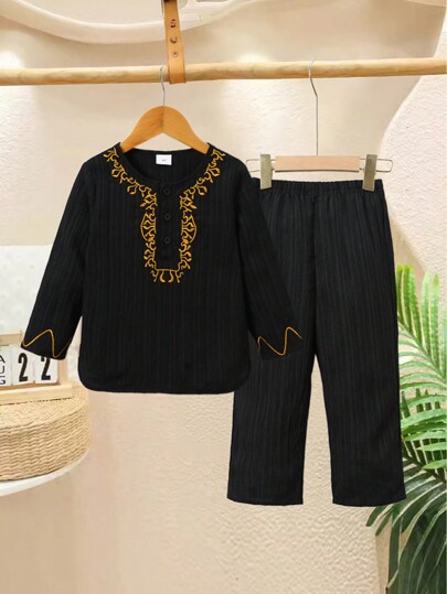 2 sztuki/zestaw Chłopięcy modny, swobodny, czarny, wysokiej jakości, haftowany, złotymi krawędziami, zapinany na guziki top w połączeniu ze spodniami