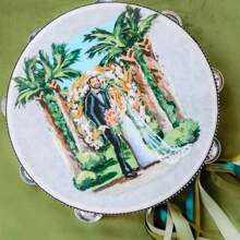 Tamburello da matrimonio (confezione da 1) - strumento a percussione portatile con sonagli in metallo, perfetto per matrimoni, proposte di matrimonio e festeggiamenti di festa - possibilità di scrivere il proprio messaggio, regali estivi per compleanni, articoli per la scuola, decorazione camera