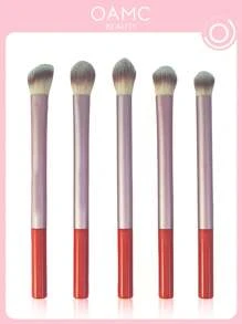 OAMC 一套全新的五支化妆刷套装，包括粉底刷、火焰刷、晕染刷和眼影刷，适合初学者和专业化妆师，是一套便携的完整化妆工具。