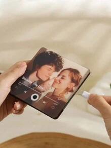 1 pieza, Etiqueta de nevera de acrílico personalizada con música, con tu foto y canción personalizada, se puede reproducir música, etiqueta magnética para nevera, recargable por USB, decoración del hogar, decoración de nevera, regalo de arte musical romántico, regalo de cumpleaños, recuerdo del aniversario de boda, recuerdo de graduación, regalo del Día del Padre y de la Madre, multifuncional, ajustable, decorativa, reutilizable, exquisita, adorable, de alta calidad, moderna, colorida, cómoda, con estilo, personalizada, única, regalos ideales para él, regalos ideales para ella, novio, novia, papá, mamá, familia, amigos, hijo, hija, oficina, sala de té, escuela, hogar, renovación del hogar