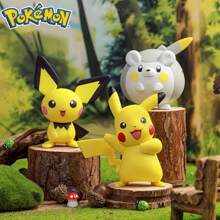 pokemon Figurine de décoration de bureau de voiture Pikachu de 4e génération, ornemental, mignon, attaque puissante, cadeau d'anniversaire, de remise des diplômes, de décoration scolaire, de décoration de dortoir, de rentrée scolaire
