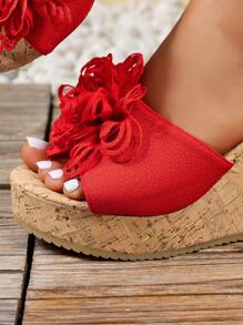 صنادل نسائية ذات كعب إسفين مزينة بالأزهار من مادة الفلين الناعمة - إطلالة أنيقة ومتعددة الاستخدامات - تصميم صيفي جديد - راحة وليونة يومية - للإرتداء في الشاطئ والعطلات - زخرفة بالأزهار - تصميم مفتوح للأصابع - كعب إسفين - من مادة الفلين - متوفر بالأسود والأحمر والكاكي - الأحمر - مشاهدة 6