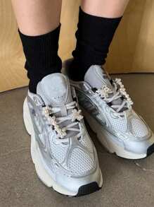 1pc Versatile Korean Style Pearl Beaded Flower Shoe Buckle, Simple DIY Athletic Shoes Lace Accessories For Spring Summer
