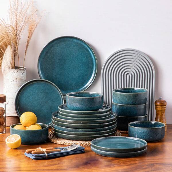vancasso Le service de table en céramique bleu mat de 18 pièces, tourné au four et doté d'un bord incurvé, convient pour 6 personnes