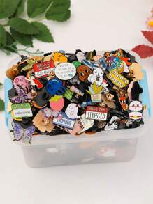 5/15/30/50/70/100 pièces Ensemble de broches/épingles assorties (pas de styles en double), insignes en alliage métallique, designs multi-styles : animaux, fruits, légumes, lettres, anime, motifs abstraits, convient pour la décoration, la collection et les petits cadeaux, accessoires scolaires et de bureau, chemises, vestes, bijoux, Noël, Halloween