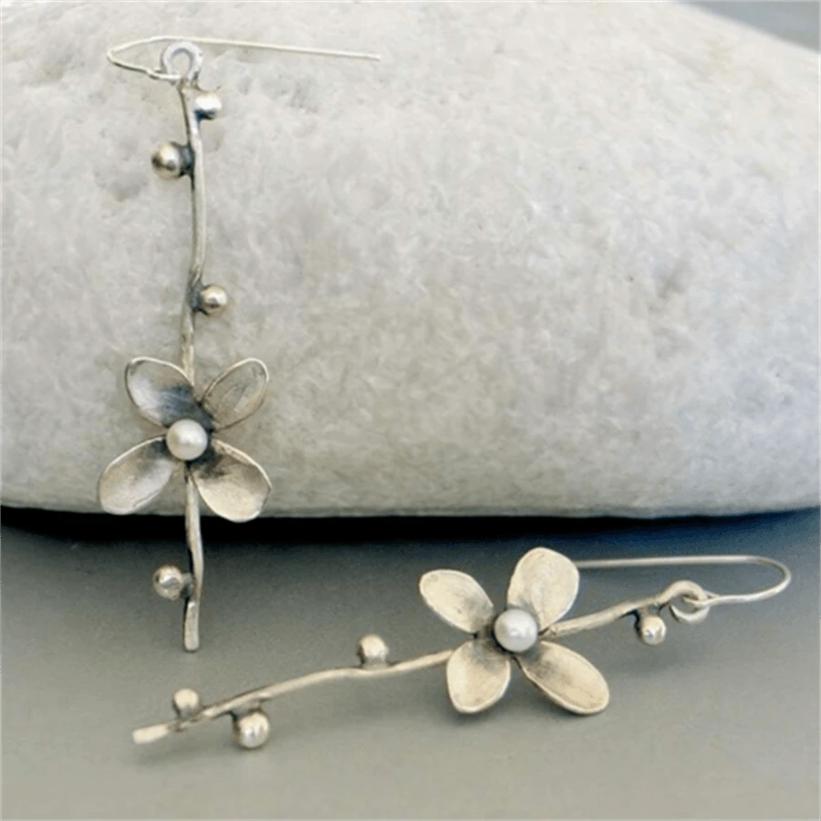 1 paire de boucles d'oreilles vintage bohèmes à fleurs longues, bijoux de mode charmants, cadeau pour les femmes, Saint-Valentin