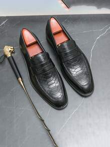 Schwarze formelle Lederschuhe für Herren im Frühling, geeignet für Hochzeiten, Partys, Friseure, Oversized, auch in Braun erhältlich, spitze Zehe Business-Casual Loafers für junge Männer