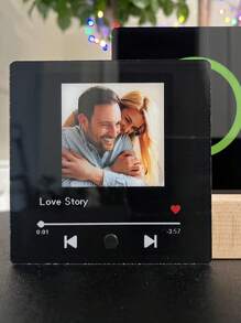 1 pieza, Etiqueta de nevera de acrílico personalizada con música, con tu foto y canción personalizada, se puede reproducir música, etiqueta magnética para nevera, recargable por USB, decoración del hogar, decoración de nevera, regalo de arte musical romántico, regalo de cumpleaños, recuerdo del aniversario de boda, recuerdo de graduación, regalo del Día del Padre y de la Madre, multifuncional, ajustable, decorativa, reutilizable, exquisita, adorable, de alta calidad, moderna, colorida, cómoda, con estilo, personalizada, única, regalos ideales para él, regalos ideales para ella, novio, novia, papá, mamá, familia, amigos, hijo, hija, oficina, sala de té, escuela, hogar, renovación del hogar