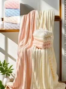 1条装大浴巾 70*140cm 珊瑚绒浴巾 男女款 糖果色 不易掉毛 吸水柔软 裹身透气 速干沙滩巾 夏季度假居家浴室装饰