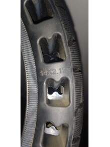 LLANTA SOLIDA (ANTIPONCHADURAS) 14X2.125 PARA BICICLETA ELÉCTRICA, NO NECESITA CAMARA NI PIVOTE Y JAMAS SE VA A PONCHAREXCELENTE CALIDAD CON ORIFICIOS INTERMEDIOS QUE DISMINUYEN LA VIBRACION Y AUMENTAN SU TIEMPO DE VIDA - Negro - Ver 5