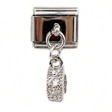 Colgante con dije de mariposa, luna y hada de diamante