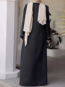 Vestido-bata elegante y largo de unicolor, estilo turco para mujer, con cremallera, mangas largas y adorno de strass, modesto, tipo kaftan - Negro - Ver 2