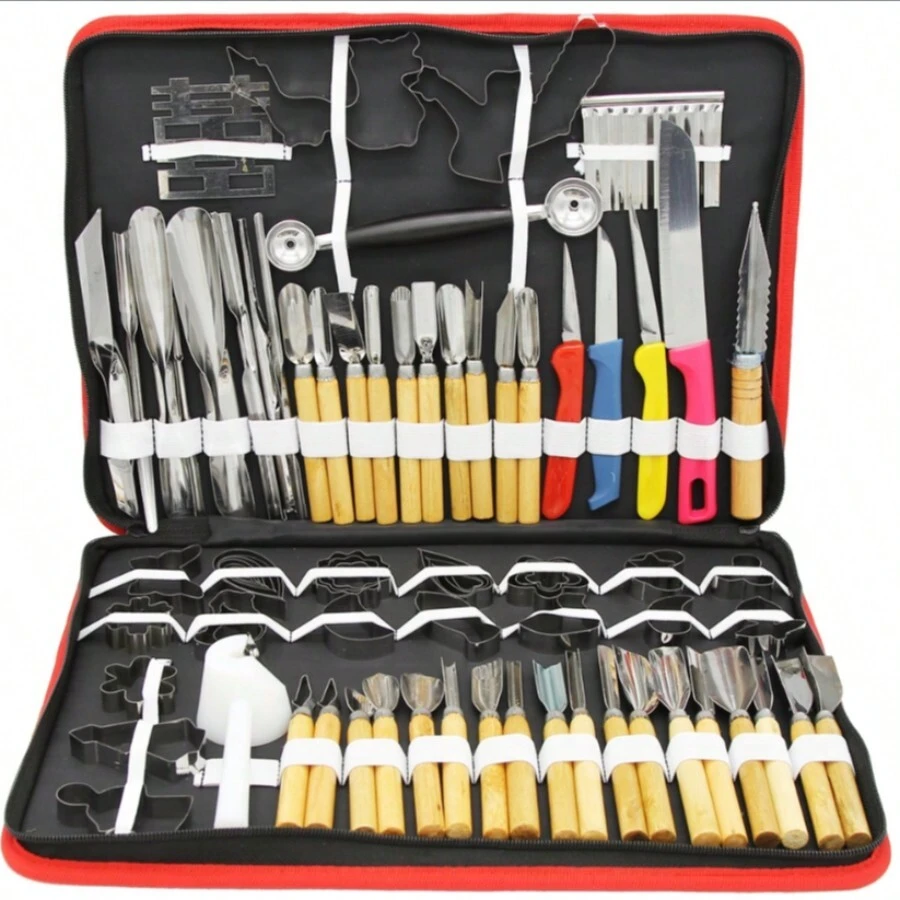 1 Set - Juego de Herramientas de Esculpir de 80 Piezas para Cocina - Decoración de Frutas, Verduras y Pasteles Este completo juego de 80 herramientas de esculpir está diseñado para crear hermosas formas en frutas, verduras y pasteles. Hecho de acero cromo de alta calidad, es resistente al óxido y duradero. Su diseño ergonómico con mangos de madera o plástico asegura un agarre cómodo. Además, el práctico estuche con correa facilita el almacenamiento y transporte. Ideal para chefs profesionales, restaurantes de lujo o como regalo para amantes de la gastronomía. - Negro - Ver 1