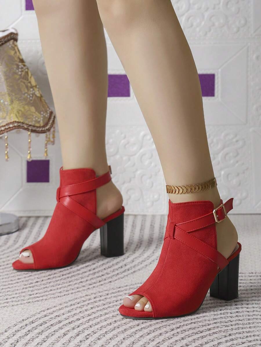 女士红色高跟凉鞋，粗跟镂空露趾鞋，春夏新款时尚百搭户外透气露背厚底高跟凉鞋