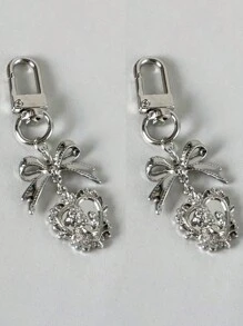 复古蝴蝶结爱心吊坠，包包/手机装饰配件，钥匙扣，丘比特之心吊坠，Y2K可爱百搭包包挂饰，百搭钥匙扣，包包装饰钥匙扣，小礼物，适合送给女性作为生日、情人节、母亲节礼物，情侣配饰 - 銀色 - 查看 13