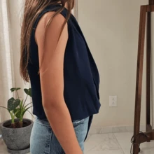 Blusa, top, camiseta, playera, sin manga, escote abierto, moderno, color azul. - Azul - Ver 2