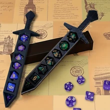 7 pièces Set de dés avec boîte de rangement en forme d'épée imprimée en 3D pour jeux de rôle sur table Donjons et Dragons, TTRPG ou autres jeux de plateau | Épée de dés unique pour la soirée de jeu estivale (bleu et violet), cadeaux pour hommes