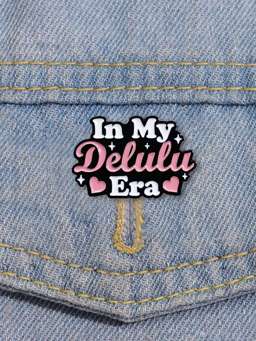 Clavos de cerámica esmaltada, frases cortas en inglés inspiradoras en mi era delulu, accesorios de ropa y mochila, broches de metal, accesorios de equipaje y moda, accesorios de ropa, broches de aleación para ropa, mochila, encanto, útiles escolares, broches lindos, accesorios de oficina, camisas, chaquetas, joyería, accesorios de otoño-invierno, navidad, halloween, adecuado para adolescentes, jóvenes, hombres, casual, al aire libre, atlético, vacaciones, regalos de graduación, cumpleaños, uso diario