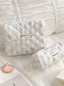 1Pc/Set Delicate Fresh Ditsy Floral Quilted Makeup Bag, Vintage Toiletry Pouch With Handle, Multi-Functional Travel Makeup Bag Handheld, Portable Toiletries Bag Set With Zipper, Large Capacity Cosmetic Storage Bag Suitable For Cosmetics, Lipstick, Jewelry, Tissues, Sanitary Napkins, Gift For New Semester, Winter/Early Spring, Anniversary, Valentine's Day, Vacation, Daily Use, Holiday, Mother's Day Gift, New Style In 2025 (Random Cutting).