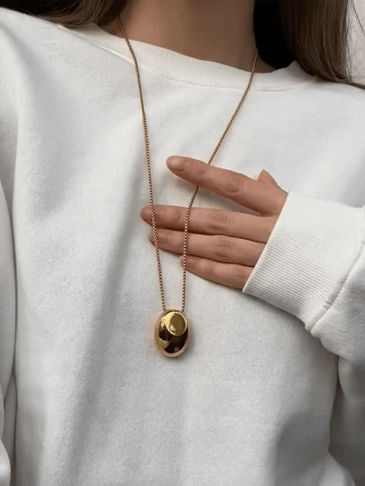 1pc Fashionable Oval-Shaped Stainless Steel Gold-Plated Pendant Necklace, Waterproof Jewelry For Women