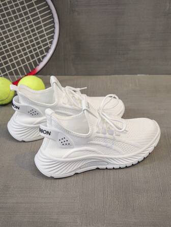 1 双男女款透气系带设计软底休闲鞋，适合春夏季