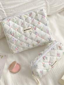 1Pc/Set Delicate Fresh Ditsy Floral Quilted Makeup Bag, Vintage Toiletry Pouch With Handle, Multi-Functional Travel Makeup Bag Handheld, Portable Toiletries Bag Set With Zipper, Large Capacity Cosmetic Storage Bag Suitable For Cosmetics, Lipstick, Jewelry, Tissues, Sanitary Napkins, Gift For New Semester, Winter/Early Spring, Anniversary, Valentine's Day, Vacation, Daily Use, Holiday, Mother's Day Gift, New Style In 2025 (Random Cutting).