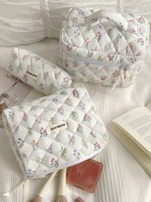 1Pc/Set Delicate Fresh Ditsy Floral Quilted Makeup Bag, Vintage Toiletry Pouch With Handle, Multi-Functional Travel Makeup Bag Handheld, Portable Toiletries Bag Set With Zipper, Large Capacity Cosmetic Storage Bag Suitable For Cosmetics, Lipstick, Jewelry, Tissues, Sanitary Napkins, Gift For New Semester, Winter/Early Spring, Anniversary, Valentine's Day, Vacation, Daily Use, Holiday, Mother's Day Gift, New Style In 2025 (Random Cutting).