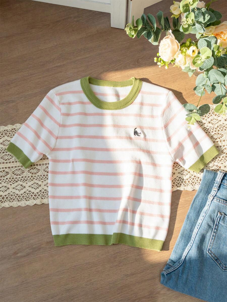 夏季绿色可爱休闲条纹撞色圆领 T 恤女士，学院风设计针织上衣，动物猫刺绣